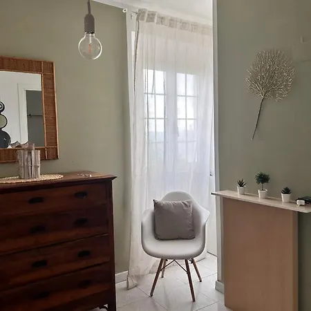 La Collina In Stanza - 3*