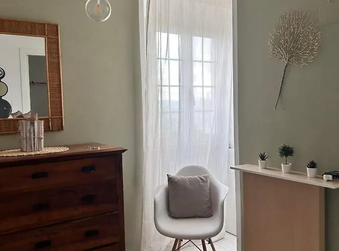 La Collina In Stanza - 3*